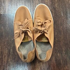 OluKai Women's Pehuea Lī Mesh Sneakers - Toasted Coconut - Size 10